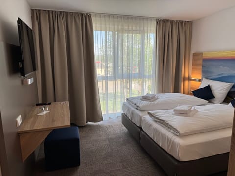 Desk, laptop workspace, soundproofing, free WiFi