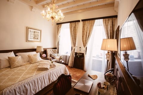 Deluxe Room | Egyptian cotton sheets, premium bedding, down comforters