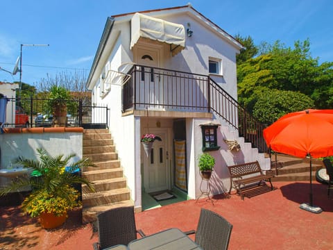 Apartment, 1 Bedroom (1227/11310) | Iron/ironing board, free cribs/infant beds, free WiFi, bed sheets