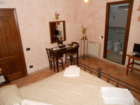 Double Room | Cribs/infant beds, free WiFi