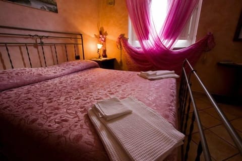 Double Room | Cribs/infant beds, free WiFi