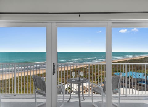 PANORAMIC VIEW OF BEACH