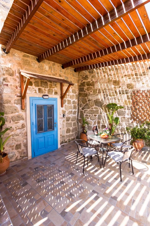 Studio, 1 Bedroom, Courtyard View | Terrace/patio
