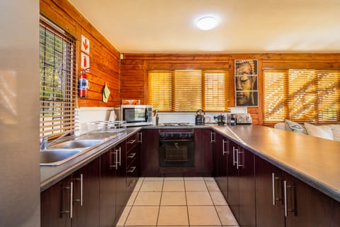 Comfort Cottage, Vineyard View | Private kitchen | Fridge, oven, espresso maker, coffee/tea maker
