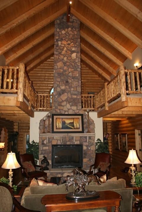 Large main floor iving area