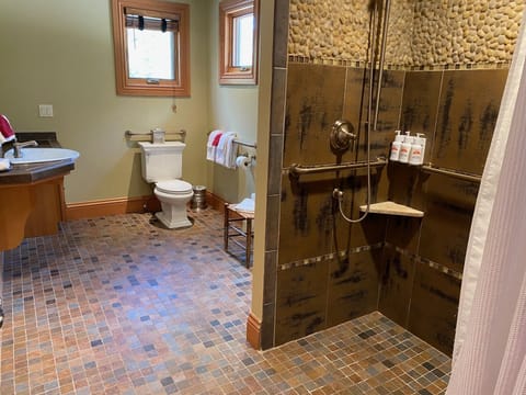 Superior Chalet | Bathroom | Combined shower/tub, hair dryer, towels, soap