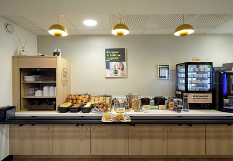 Daily buffet breakfast for a fee