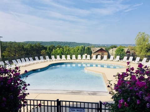 Community Pool and Splashpad, next to Clubhouse and Playground, walking distance