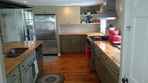 Kitchen w 6 burner chef stove and dishwsher