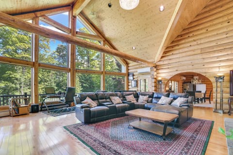 Barbeau Vacation Rental | 6BR | 5.5BA | 4 Steps Required | 8,500 Sq Ft