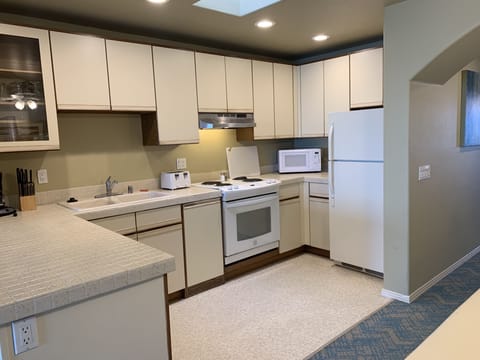 Beach View unit - Kitchen