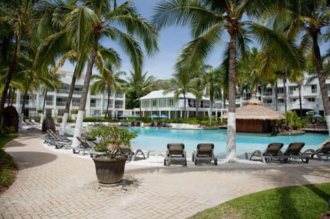 3 outdoor pools, sun loungers