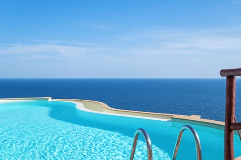 VISTA PISCINA SUL MARE