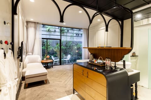 Deluxe Room, Garden View | Premium bedding, minibar, blackout drapes, free WiFi