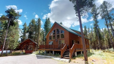 Welcome to Huckleberry Inn.
