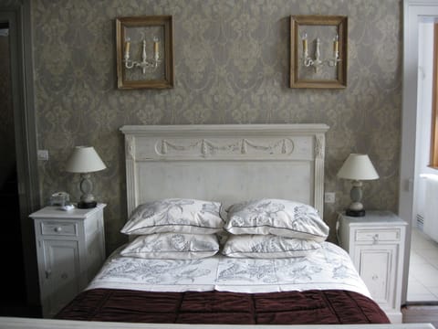 Room | Iron/ironing board, free cribs/infant beds, free WiFi, bed sheets