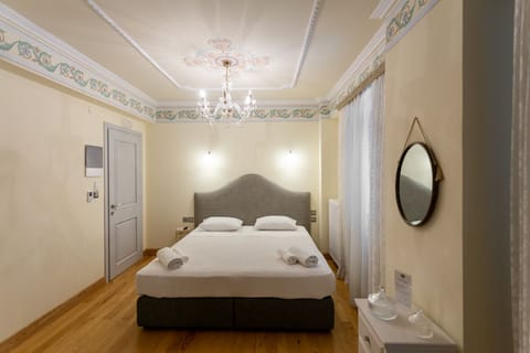 Superior Apartment | Minibar, individually decorated, individually furnished, soundproofing