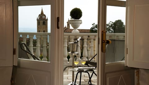 Luxury Room | Balcony