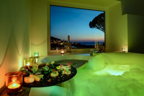 Suite, Sea View (Libeccio) | Jetted tub