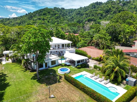 Large luxurious property