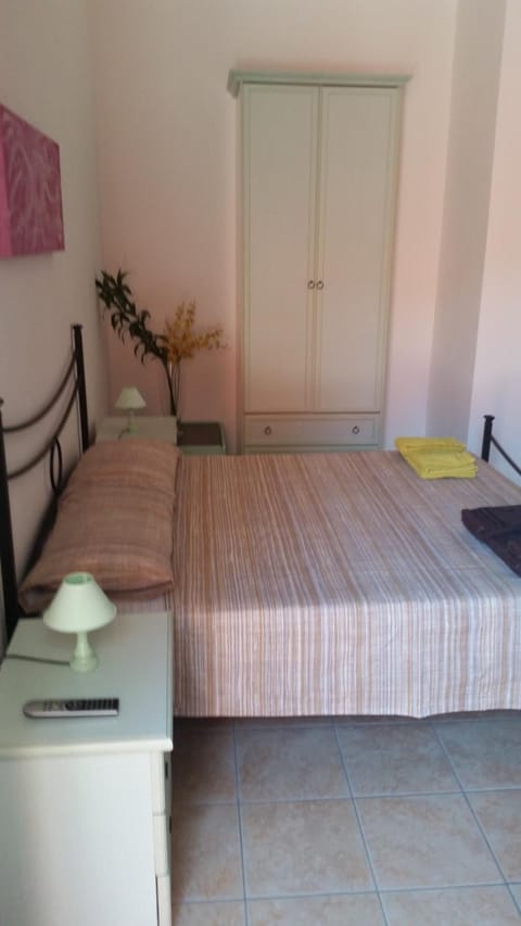 Desk, soundproofing, bed sheets