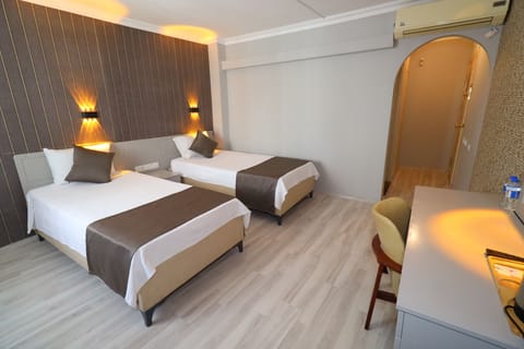 Standard Room | Premium bedding, in-room safe, laptop workspace, soundproofing