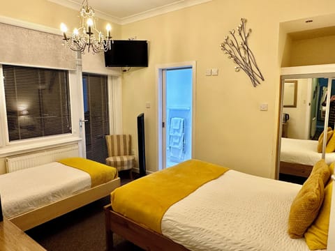 Small Family Room, Ensuite, Balcony (Room 5) | Free WiFi, bed sheets