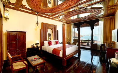 Luxury Suite, 1 Bedroom, Sea View | Premium bedding, minibar, in-room safe, individually decorated