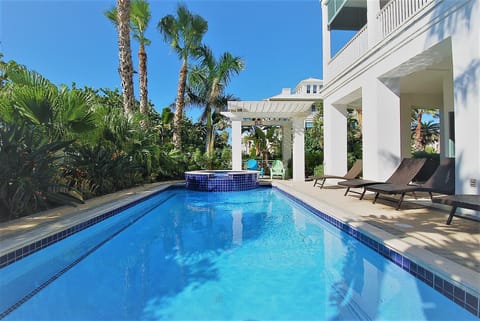 House, 4 Bedrooms | Pool | Outdoor pool
