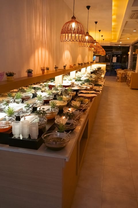 Free daily buffet breakfast