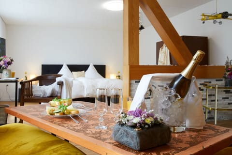 Comfort Apartment | Living area | Flat-screen TV