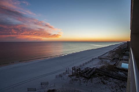 Wow!  Beautiful sunsets from this Gulf front penthouse.