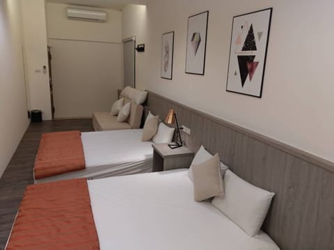 Standard Quadruple Room | Desk, free WiFi