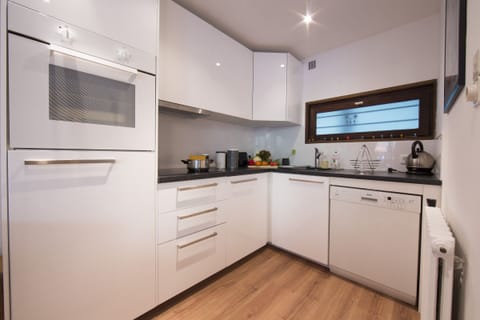 Fully equipped kitchen - with dishwasher