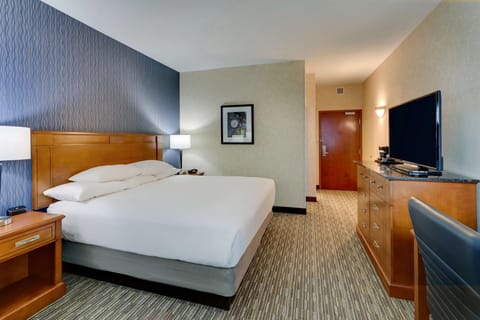 Desk, blackout drapes, iron/ironing board, free cribs/infant beds