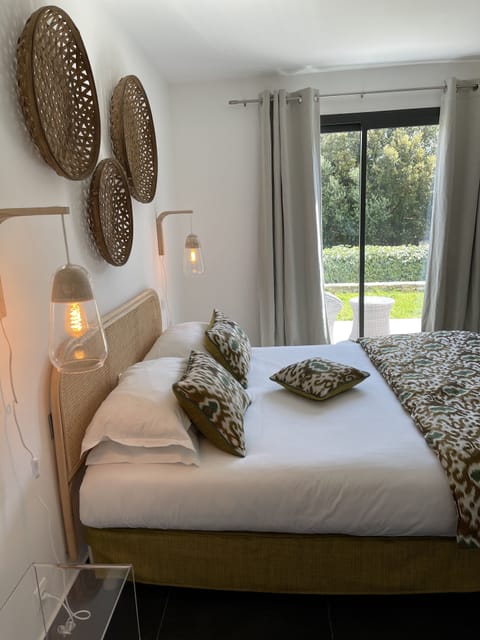 Standard Double Room, 1 Queen Bed | 1 bedroom, premium bedding, in-room safe, individually decorated