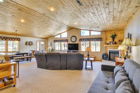 Buena Vista Vacation Rental | 3BR | 2BA | 1,900 Sq Ft | 3 Steps to Enter