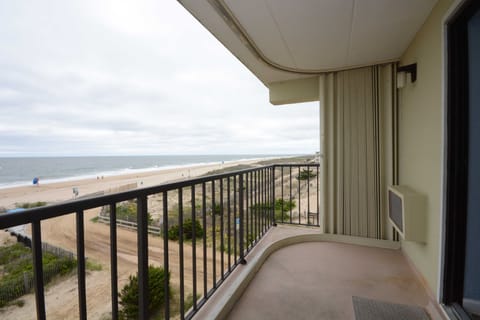 Balcony East Winds East 301