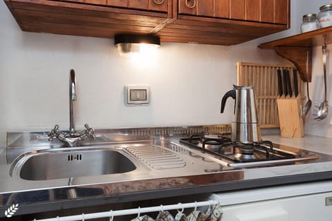 Classic Studio | Private kitchenette | Fridge, microwave, stovetop, espresso maker