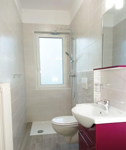 Double or Twin Room, Mountain View | Bathroom | Shower, rainfall showerhead, free toiletries, hair dryer