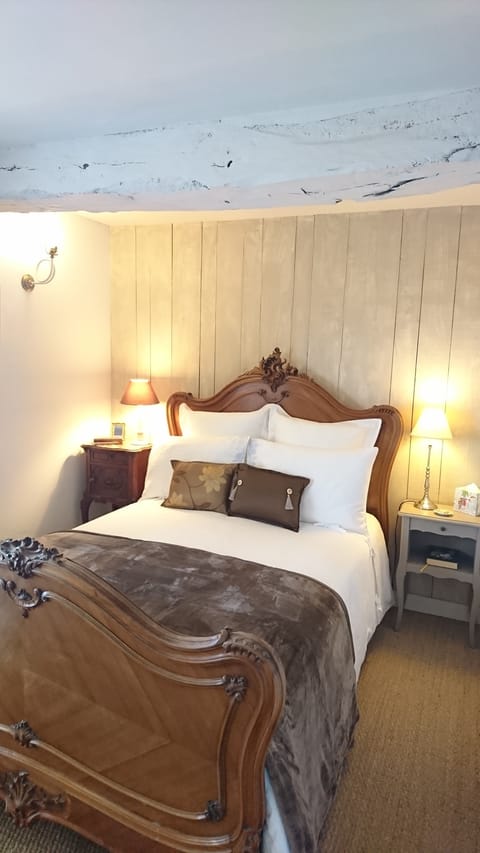 Room (Murier) | Individually decorated, individually furnished, desk, laptop workspace