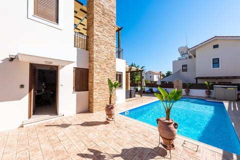 Villa Iris by Ezoria Villas (8109)
