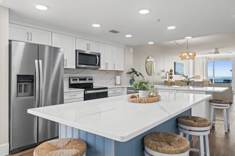 Full Size Kitchen with island seating