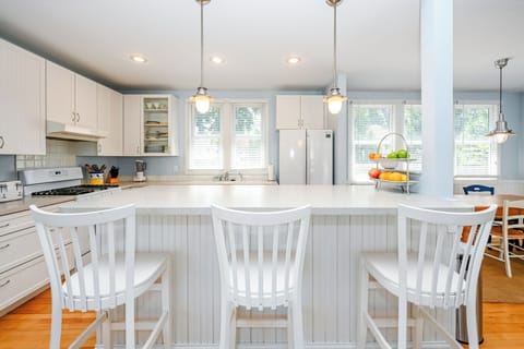 Island Seating For Three