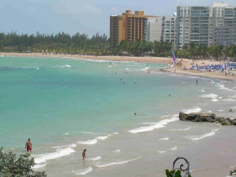 IF WE ARE BOOKED TRY:
HomeAway 3713318
Or
HomeAway 3014234