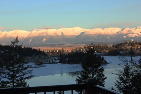 Looking at Beautiful Somers Bay and the magnificent Swan Mountains