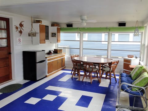 Eat meals, play games, RELAX!