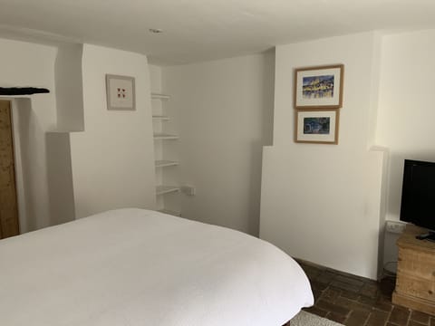 Superior Double room, (Put-up bed for 1 extra person available on request) | Iron/ironing board, travel crib, free WiFi, bed sheets