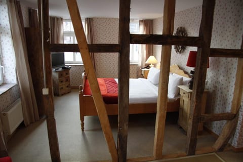 Rollaway beds, free WiFi, bed sheets