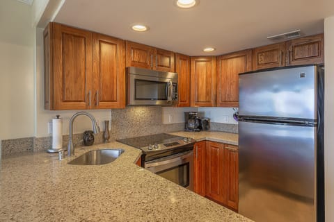 Comfort Room, 1 King Bed, Kitchen, Ocean View (24261502) | Private kitchen | Full-size fridge, microwave, oven, stovetop